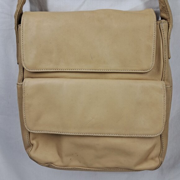 Perlina New York Soft Buttercup Yellow Messenger Purse Shoulder Bag - Picture 2 of 16